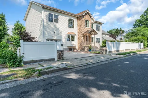 15 Rolfe Avenue