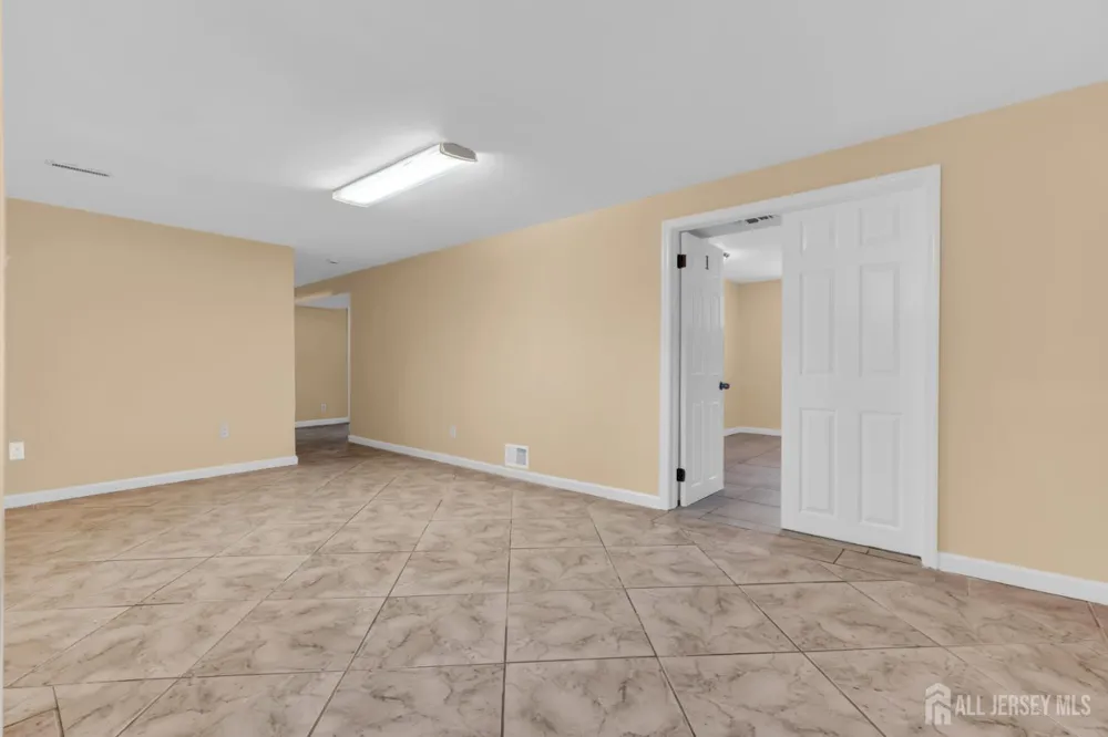 15 Rolfe Avenue Highland Park, NJ 08904