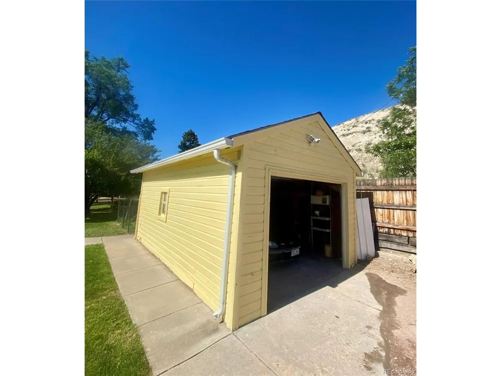 425 Pine Avenue Canon City, CO 81212