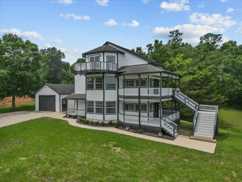 401 Paradise Drive