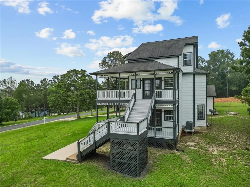 401 Paradise Drive Coldspring, TX 77331