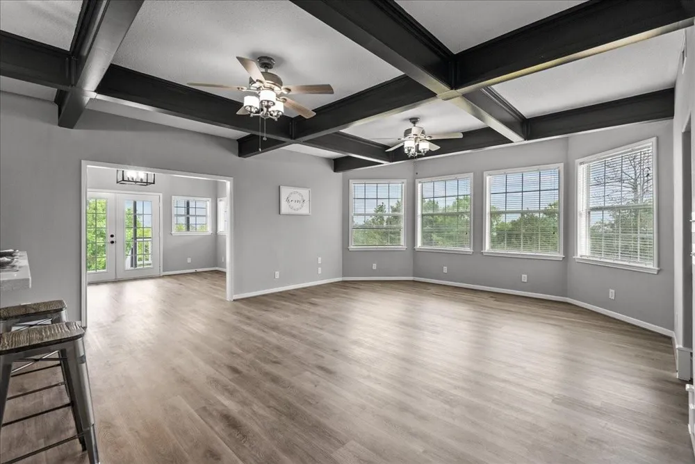 401 Paradise Drive Coldspring, TX 77331
