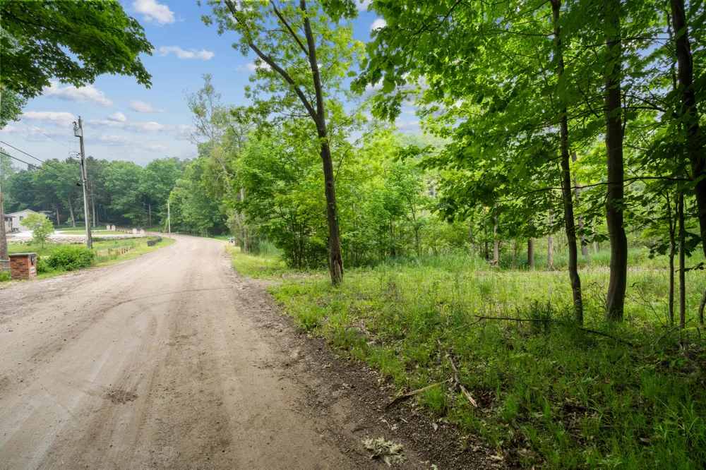 36300 Howard Road Farmington, MI 48331