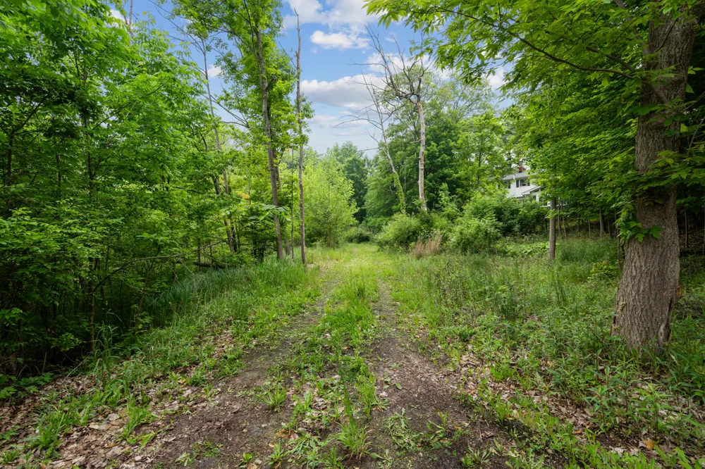 36300 Howard Road Farmington, MI 48331