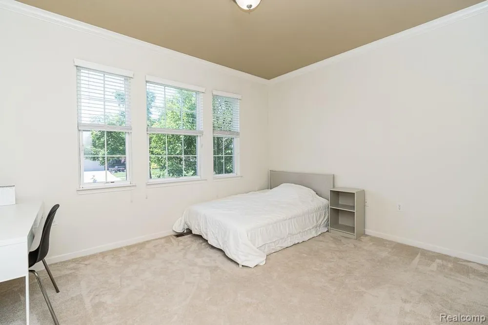 2230 Palmetto Commerce Charter Township, MI 48382