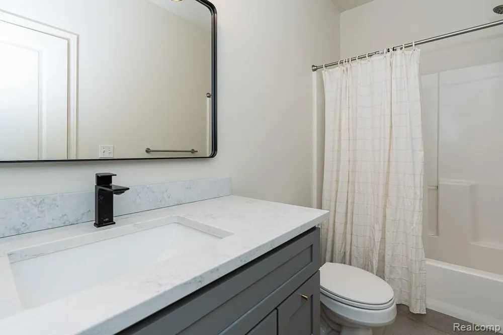 2230 Palmetto Commerce Charter Township, MI 48382