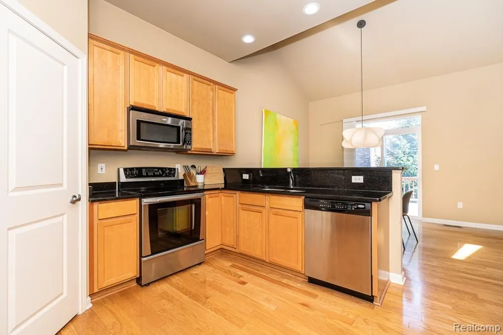 2230 Palmetto Commerce Charter Township, MI 48382