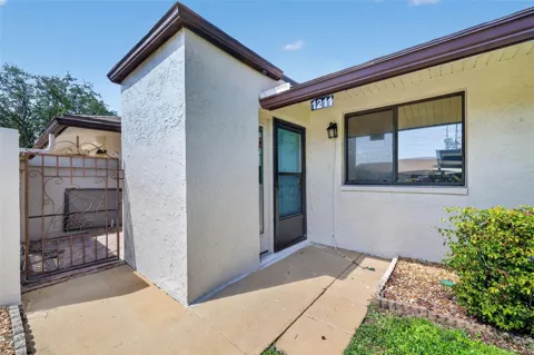 1211 11TH CIRCLE SE