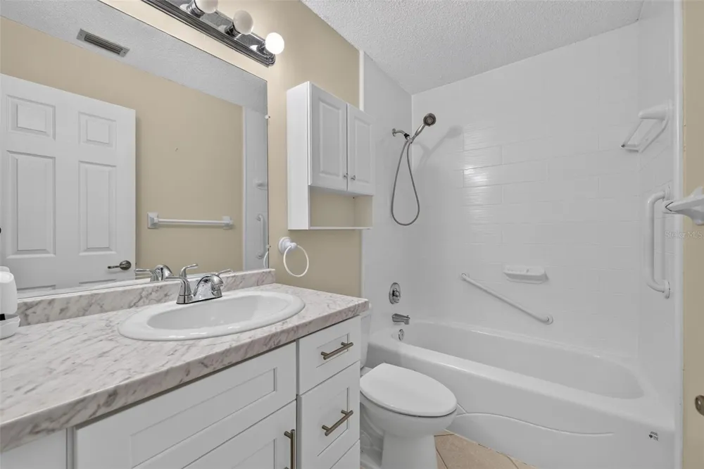 1211 11TH CIRCLE SE Largo, FL 33771