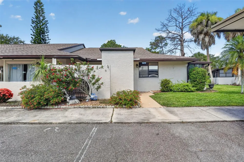 1211 11TH CIRCLE SE Largo, FL 33771
