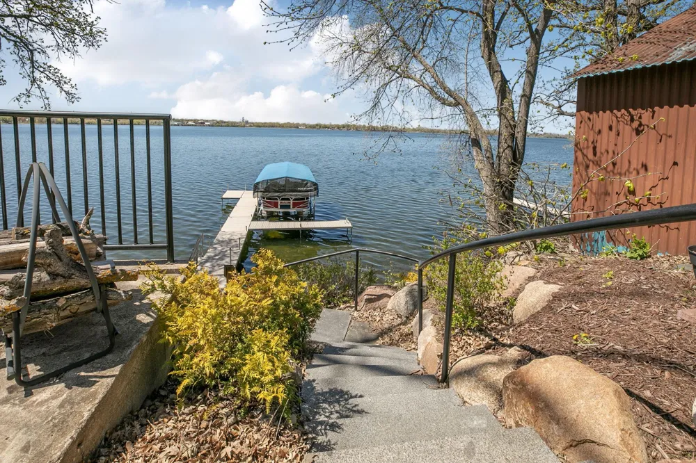 5715 Imhoff Avenue SW Howard Lake, MN 55349