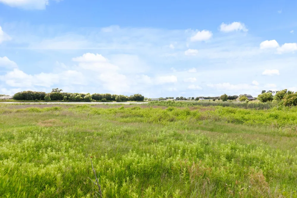 10 S Lone Star Parkway Moody, TX 76657