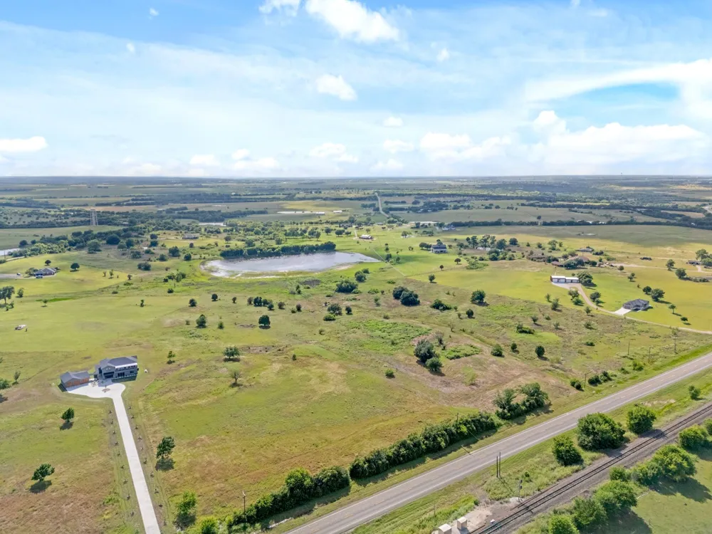 10 S Lone Star Parkway Moody, TX 76657
