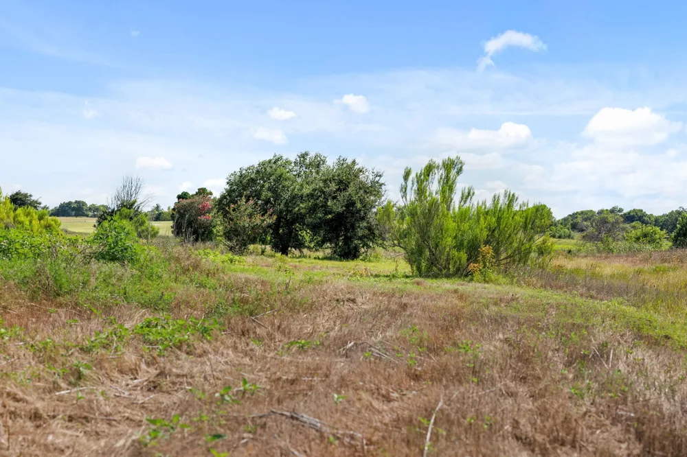 10 S Lone Star Parkway Moody, TX 76657