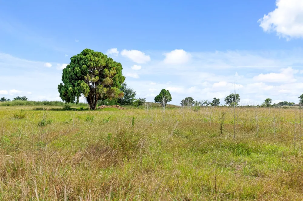 10 S Lone Star Parkway Moody, TX 76657