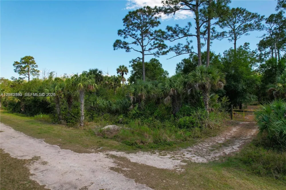 4180 36th Ave SE Naples, FL 34120