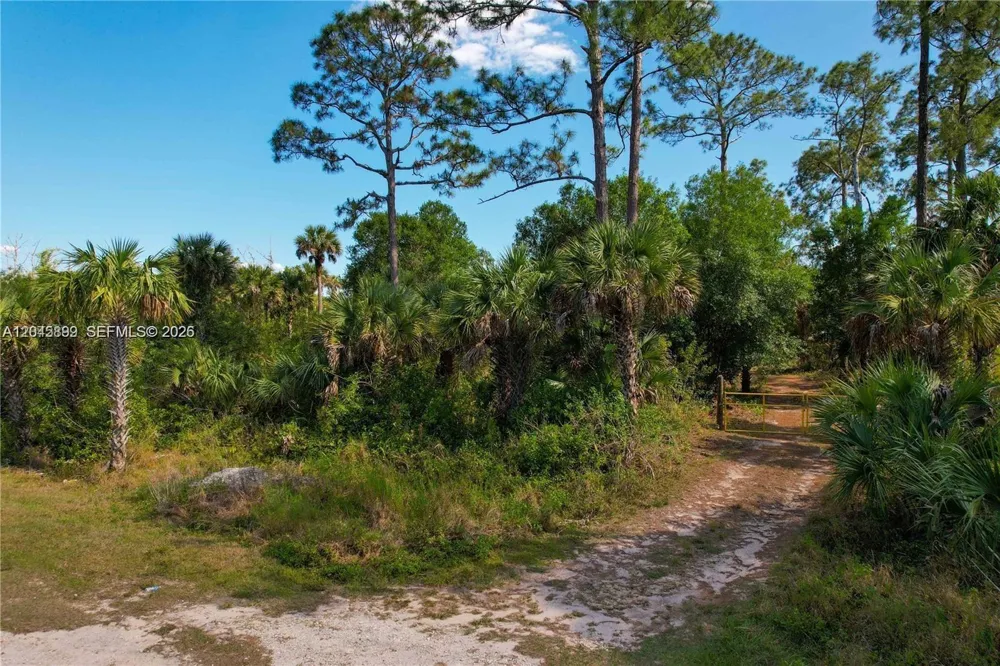 4180 36th Ave SE Naples, FL 34120