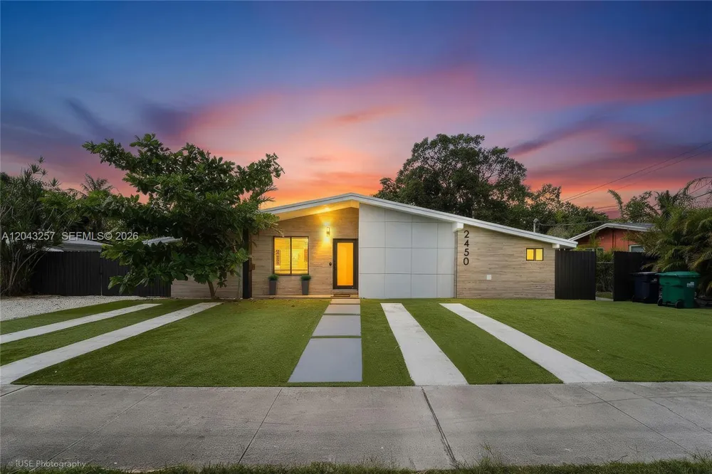 2450 NE 209th Ter Miami, FL 33180