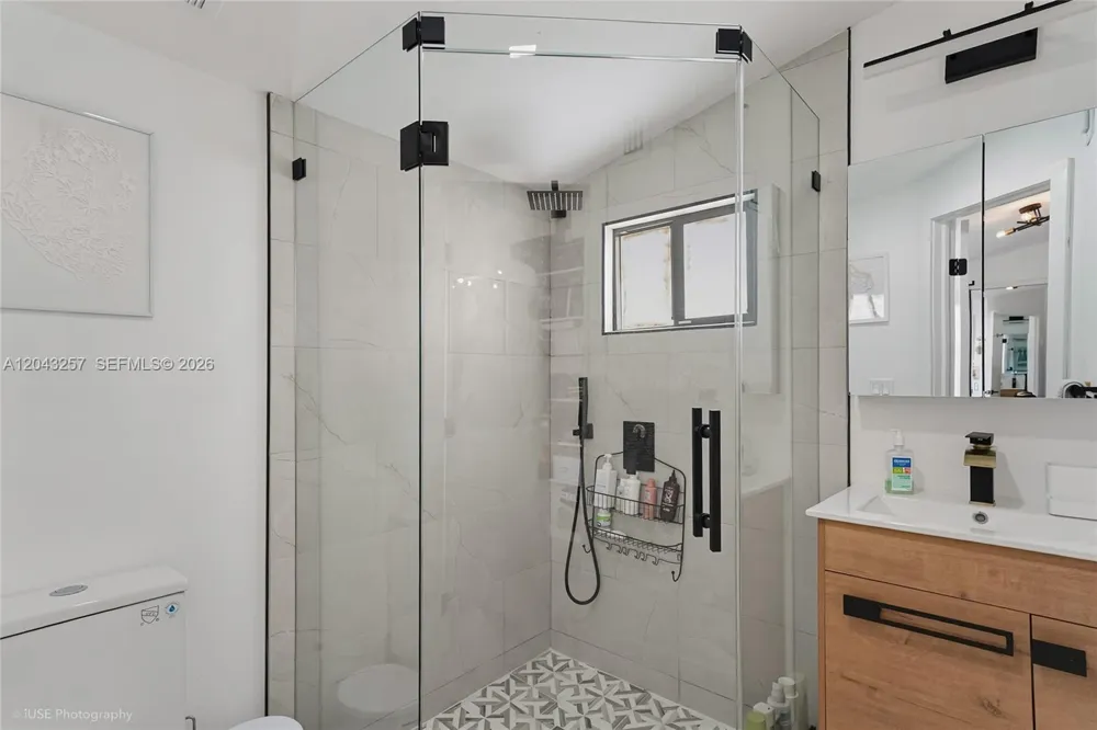 2450 NE 209th Ter Miami, FL 33180