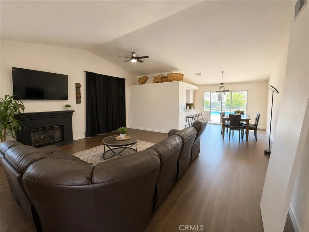 44128 Galicia Hemet, CA 92544