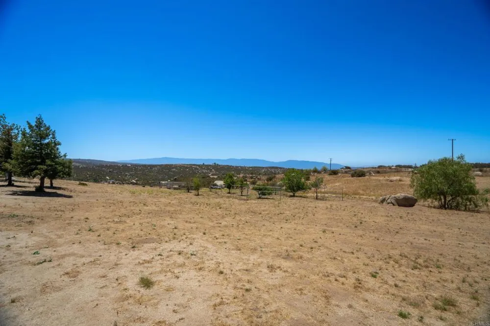 44075 Timber Trail Hemet, CA 92544