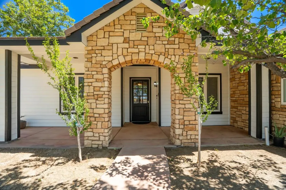 44075 Timber Trail Hemet, CA 92544