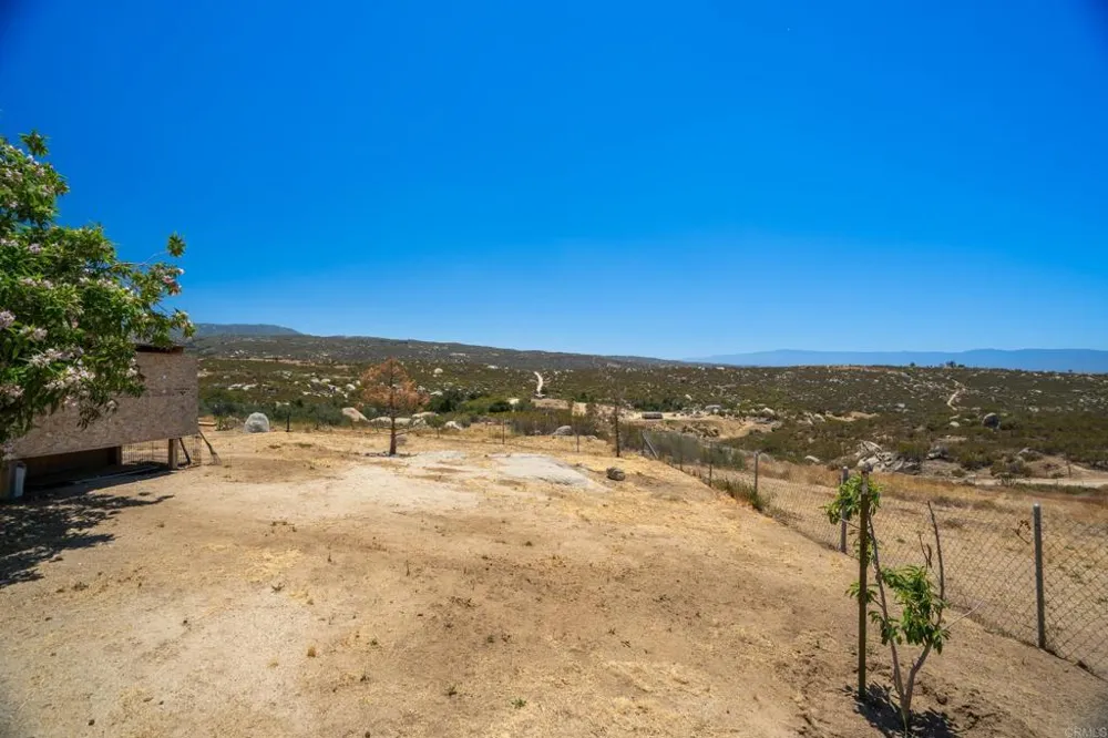 44075 Timber Trail Hemet, CA 92544
