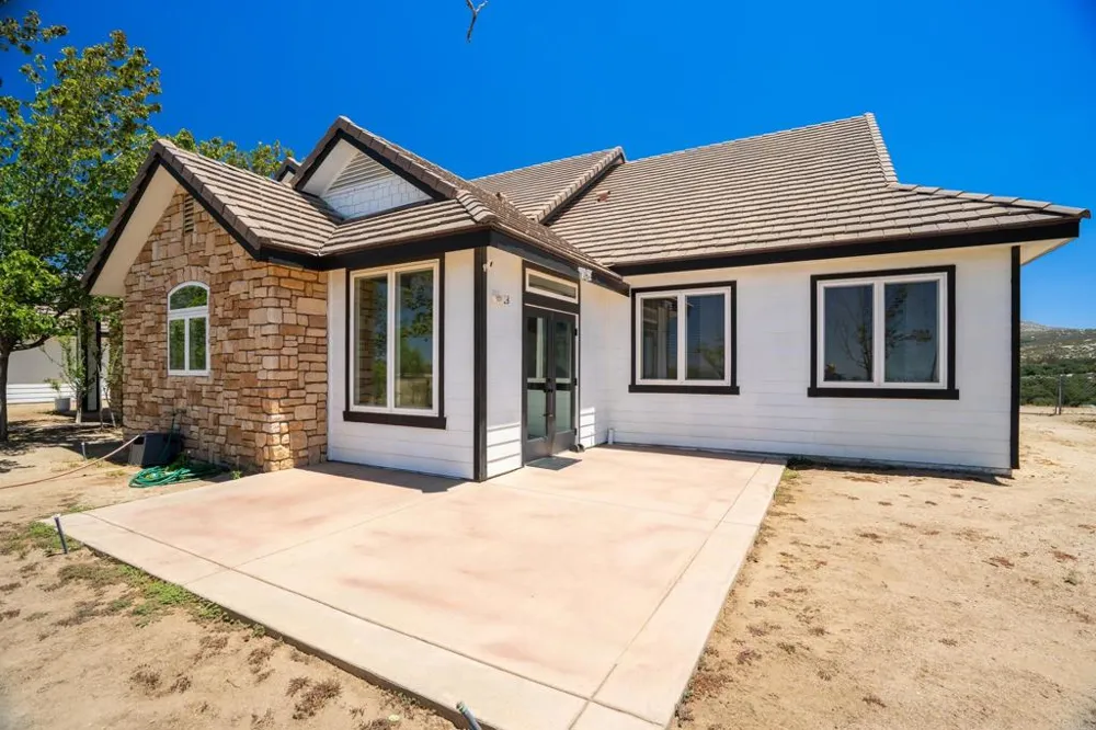 44075 Timber Trail Hemet, CA 92544