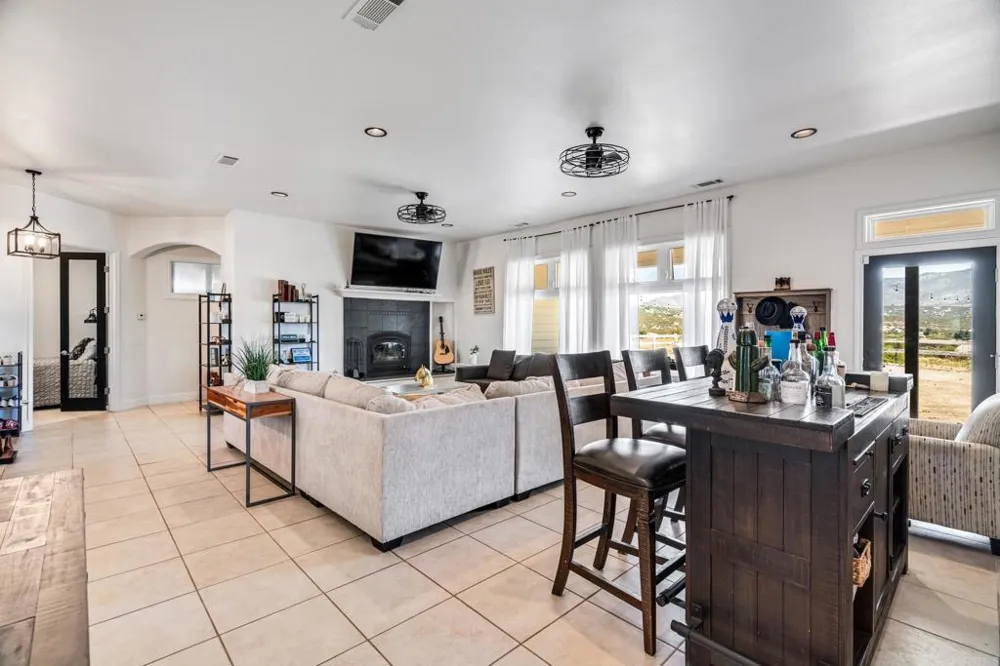 44075 Timber Trail Hemet, CA 92544