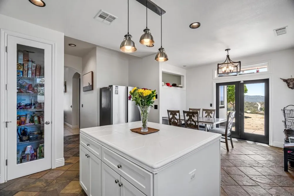 44075 Timber Trail Hemet, CA 92544