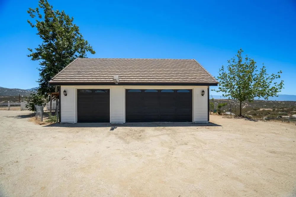 44075 Timber Trail Hemet, CA 92544