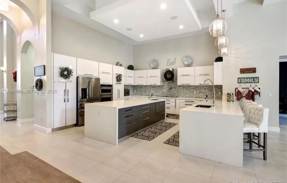 12802 Grand Oaks Dr #0 Davie, FL 33330