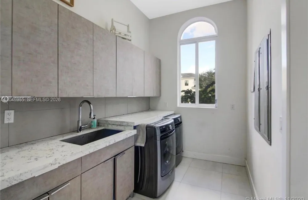 12802 Grand Oaks Dr #0 Davie, FL 33330
