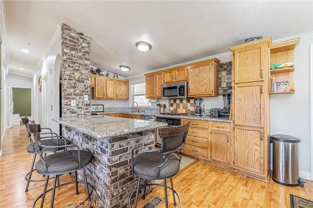33805 Buffalo Ridge Acton, CA 93510