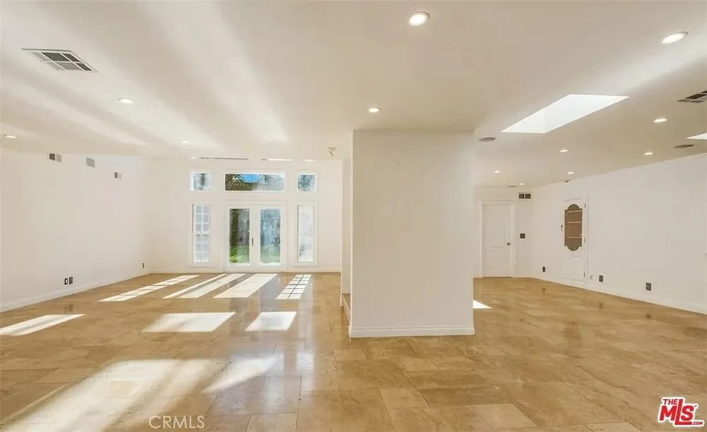 1212 San Vicente Santa Monica, CA 90402