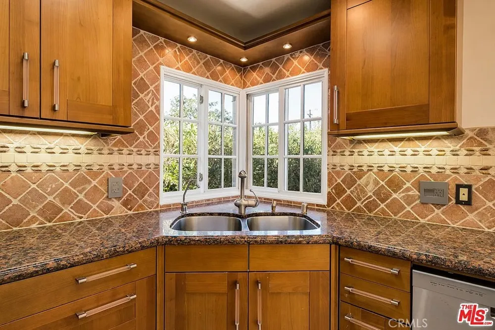 1212 San Vicente Santa Monica, CA 90402