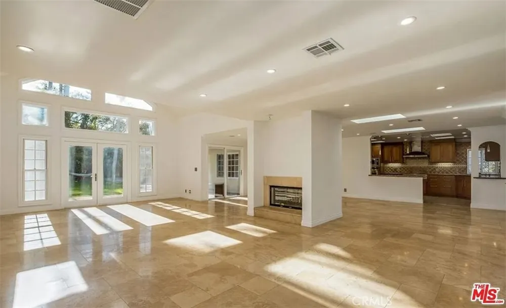 1212 San Vicente Santa Monica, CA 90402