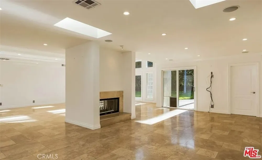 1212 San Vicente Santa Monica, CA 90402