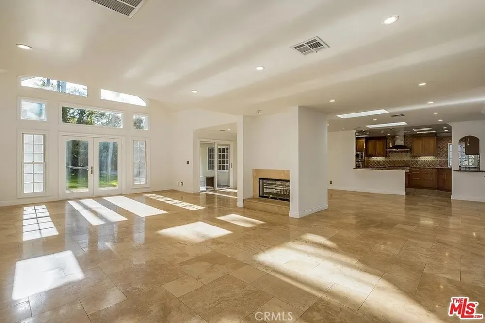 1212 San Vicente Santa Monica, CA 90402