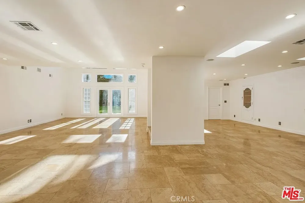 1212 San Vicente Santa Monica, CA 90402