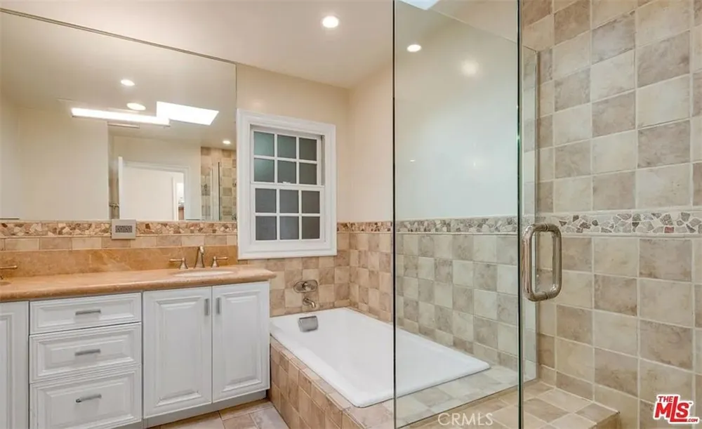 1212 San Vicente Santa Monica, CA 90402