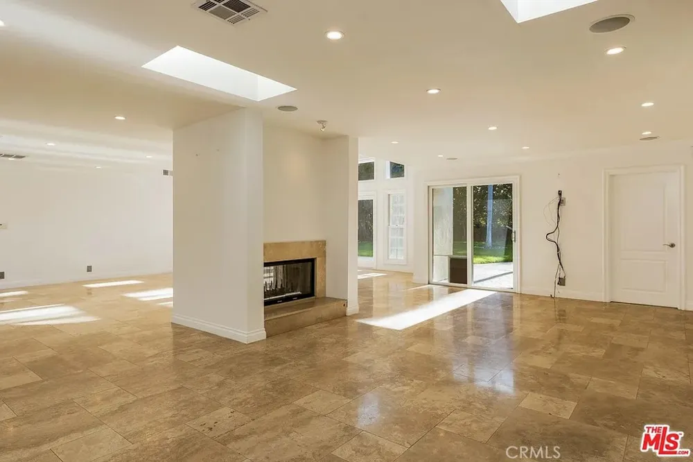 1212 San Vicente Santa Monica, CA 90402