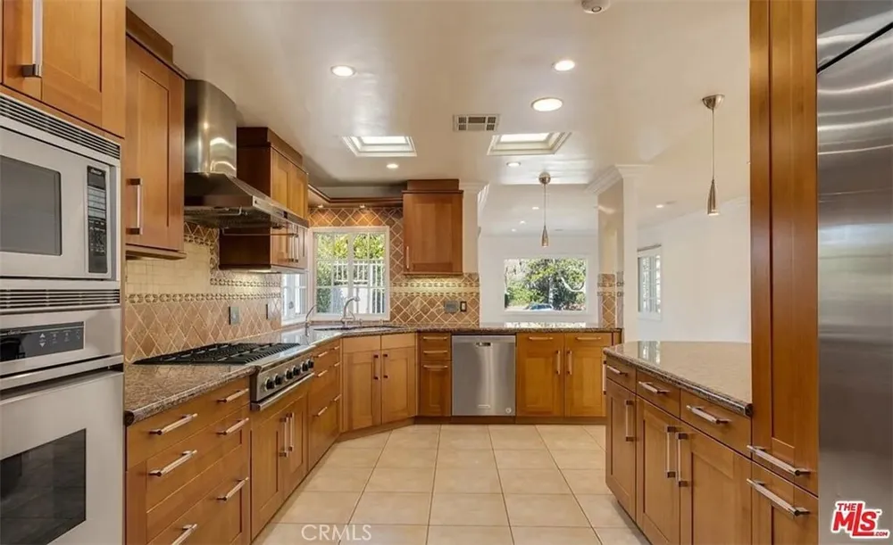 1212 San Vicente Santa Monica, CA 90402