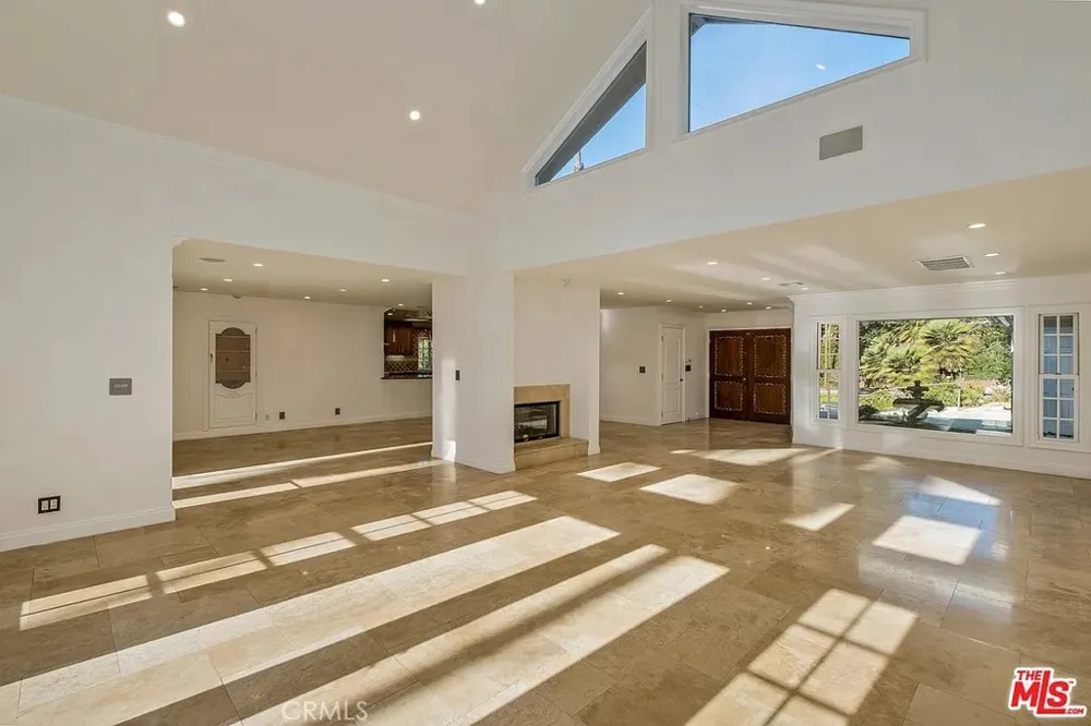 1212 San Vicente Santa Monica, CA 90402