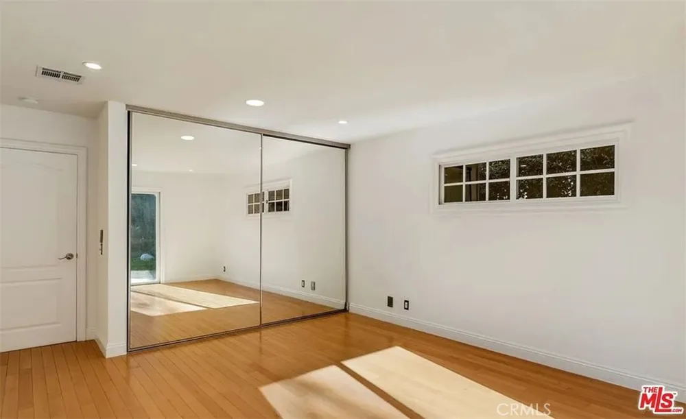 1212 San Vicente Santa Monica, CA 90402
