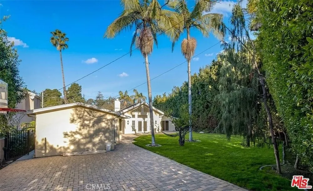 1212 San Vicente Santa Monica, CA 90402