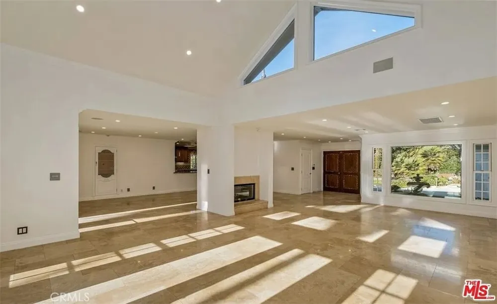 1212 San Vicente Santa Monica, CA 90402