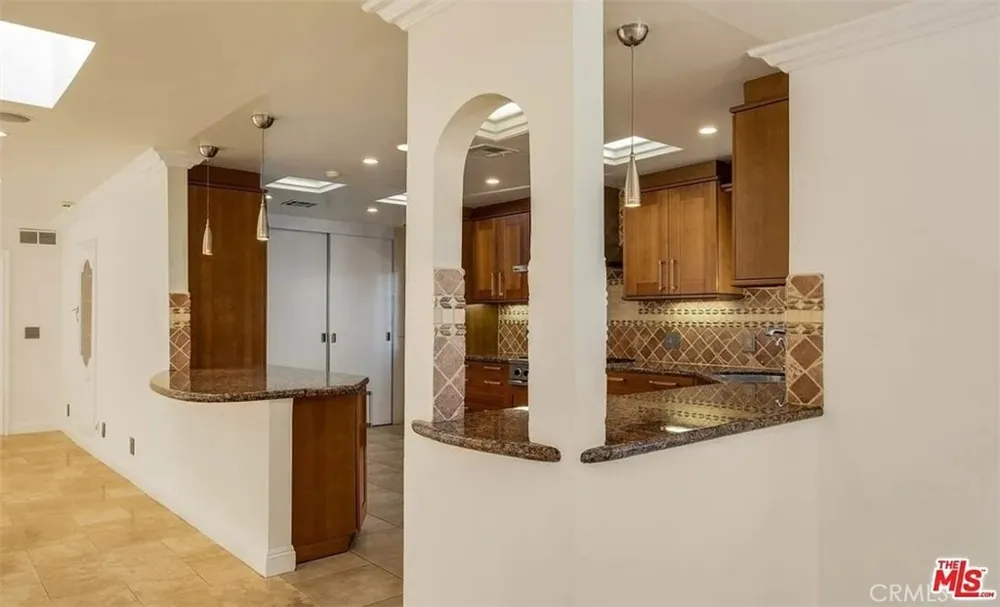 1212 San Vicente Santa Monica, CA 90402
