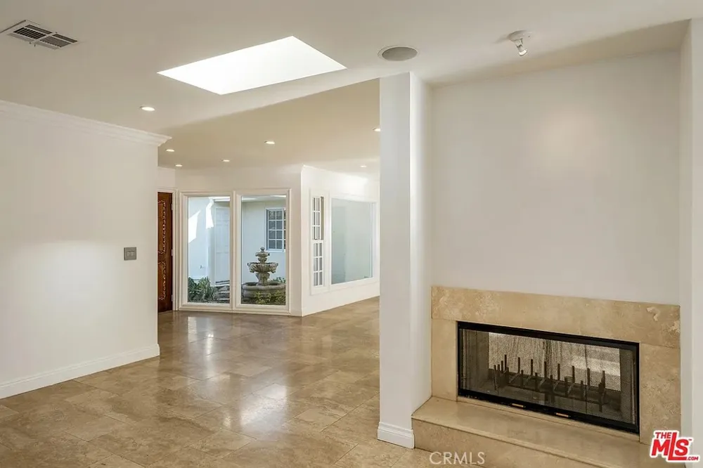 1212 San Vicente Santa Monica, CA 90402