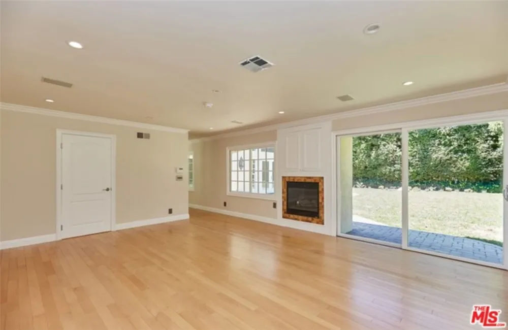 1212 San Vicente Santa Monica, CA 90402